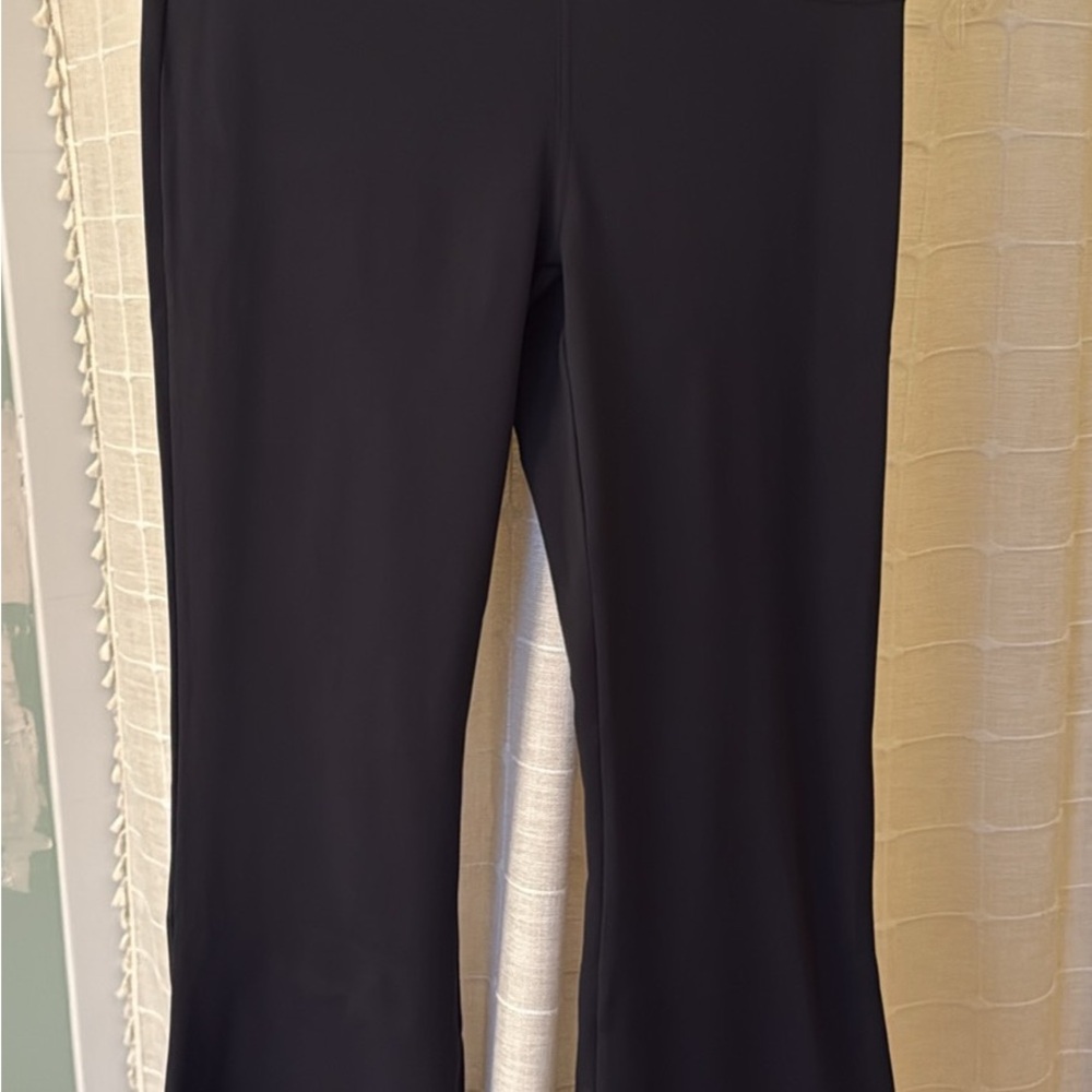 Halara Black High Waisted Flare Leggings w/ Pockets Women’s Large NWT